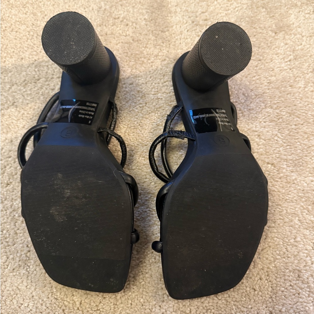 Black Women Heels - Picture 4 of 8